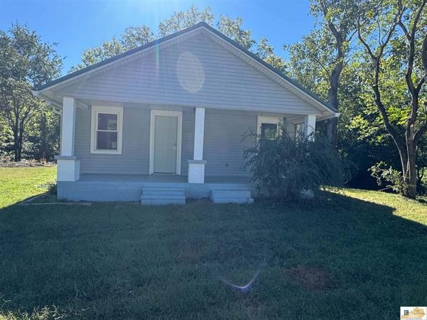420 Park Street , Cave City, KY 42127