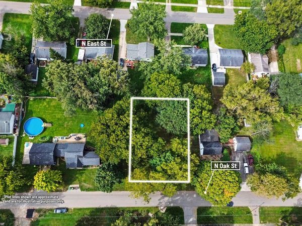 857 N Oak Street, Fenton, MI 48430