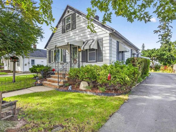 824 W HAWES AVENUE, Appleton, WI 54914