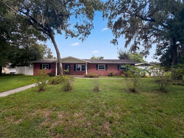 2716 CHARLESTON DRIVE , PLANT CITY, FL 33563