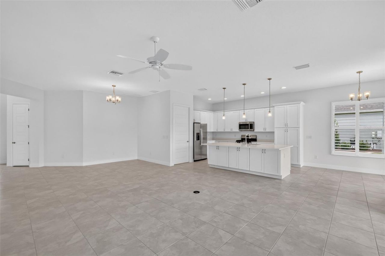 654 Shivers Loop, The Villages, FL 34762 Photo
