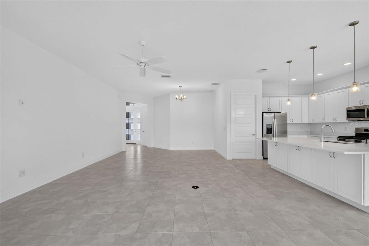 654 Shivers Loop, The Villages, FL 34762 Photo