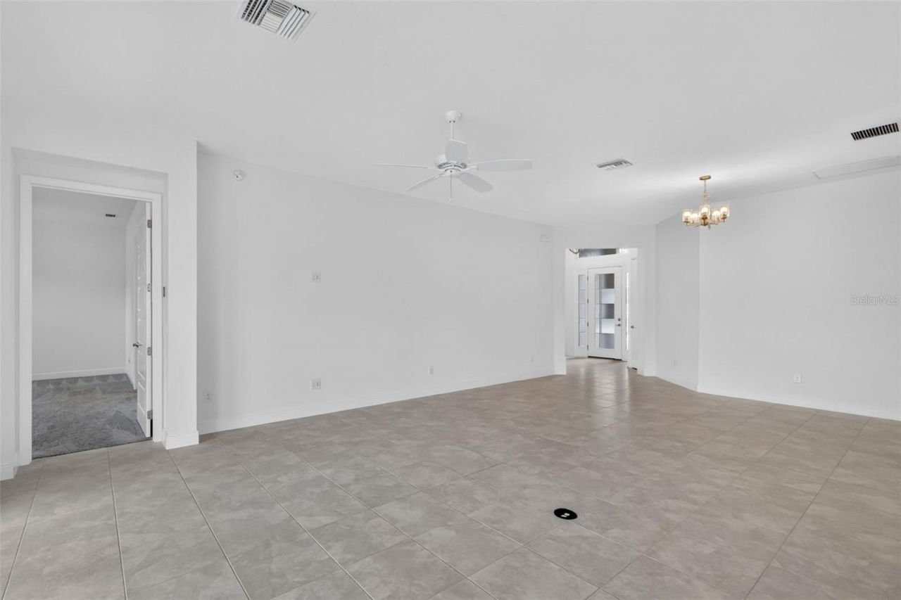 654 Shivers Loop, The Villages, FL 34762 Photo