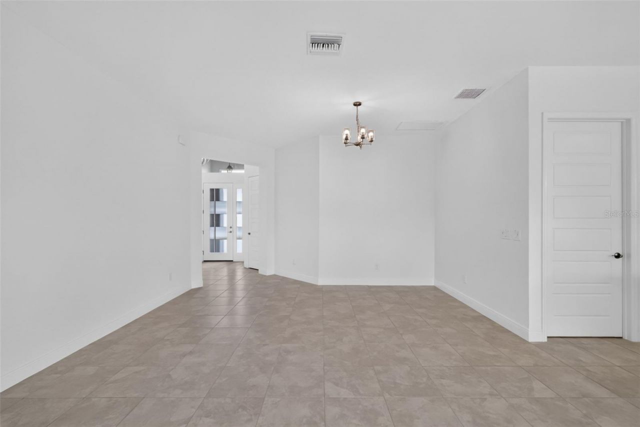 654 Shivers Loop, The Villages, FL 34762 Photo