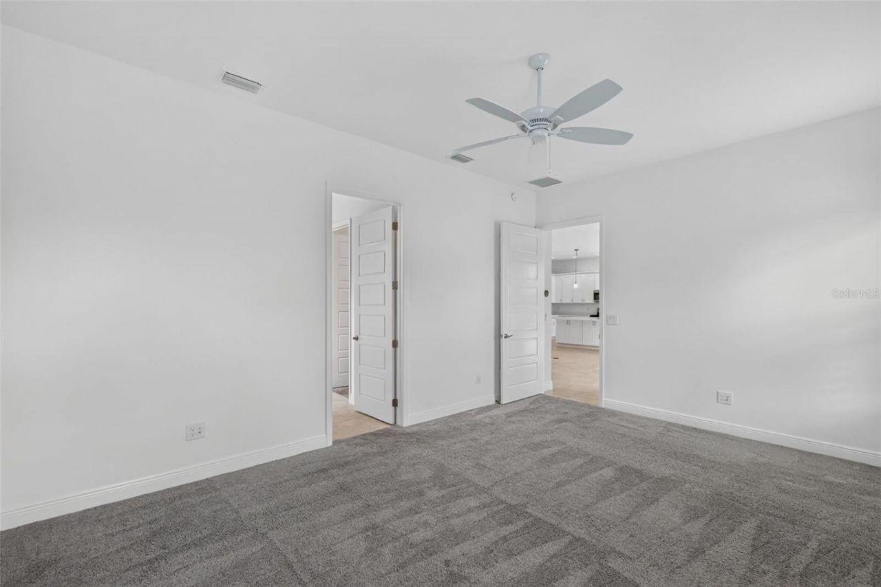 654 Shivers Loop, The Villages, FL 34762 Photo