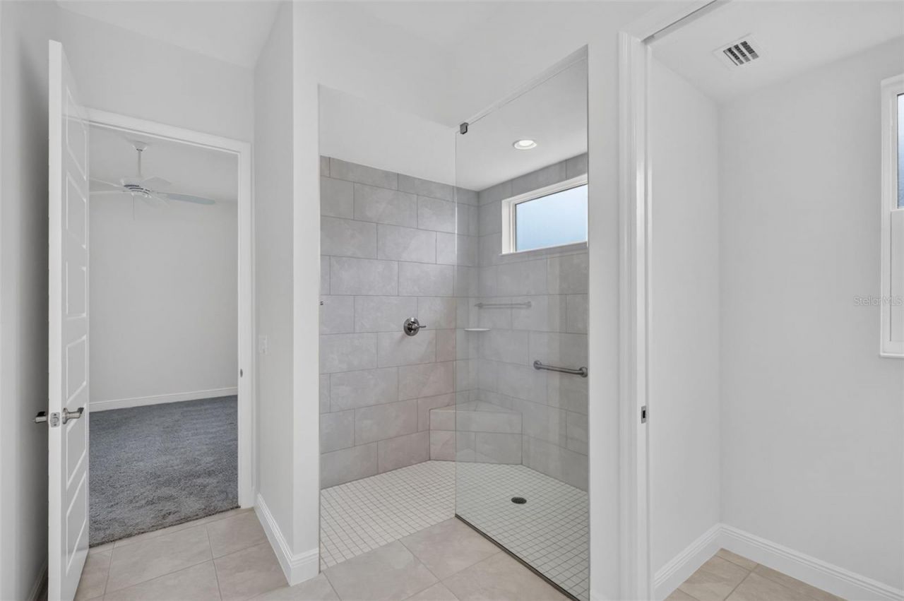 654 Shivers Loop, The Villages, FL 34762 Photo