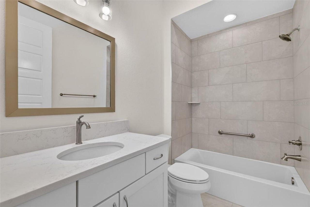 654 Shivers Loop, The Villages, FL 34762 Photo