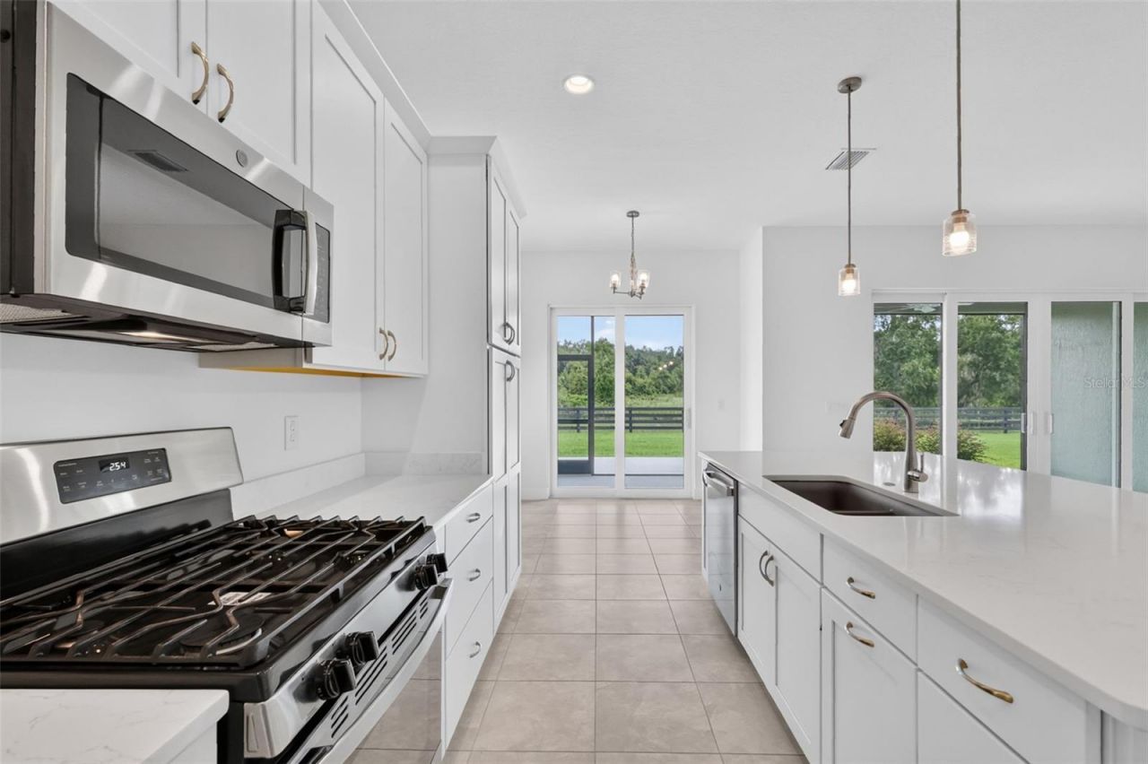 654 Shivers Loop, The Villages, FL 34762 Photo