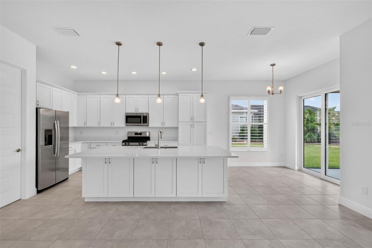 654 Shivers Loop, The Villages, FL 34762 Photo