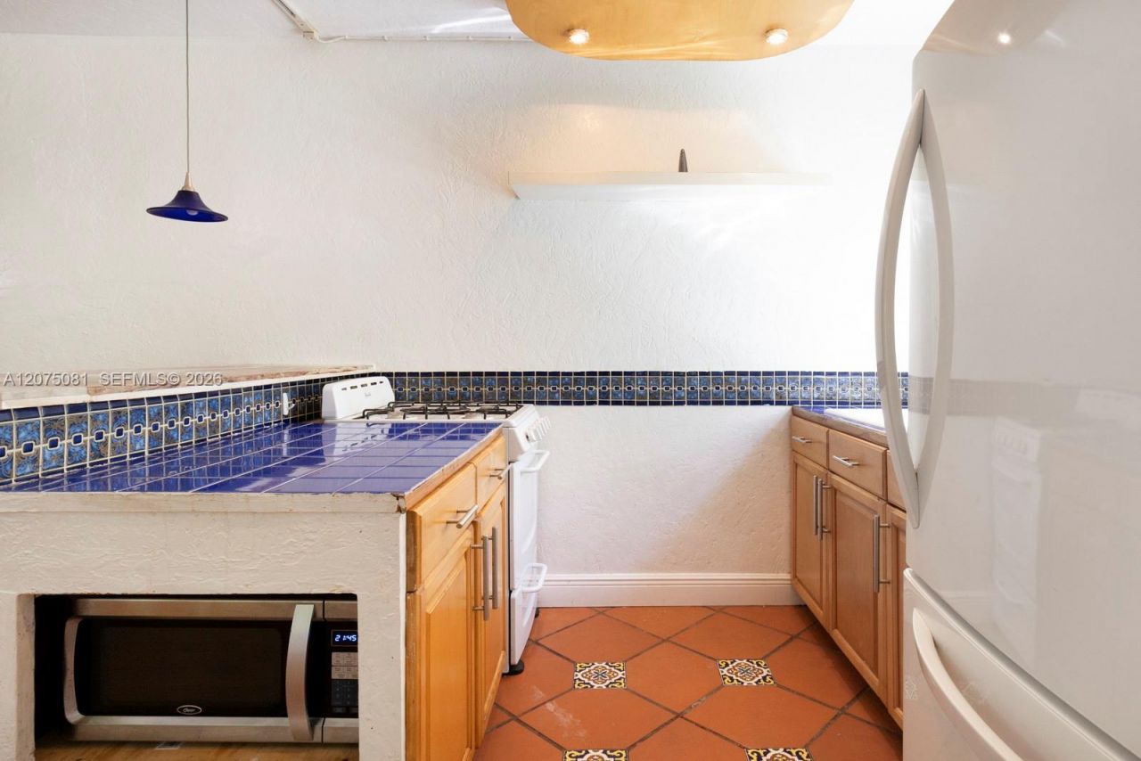 1525 Meridian Ave , Unit 209, Miami Beach, FL 33139 Photo