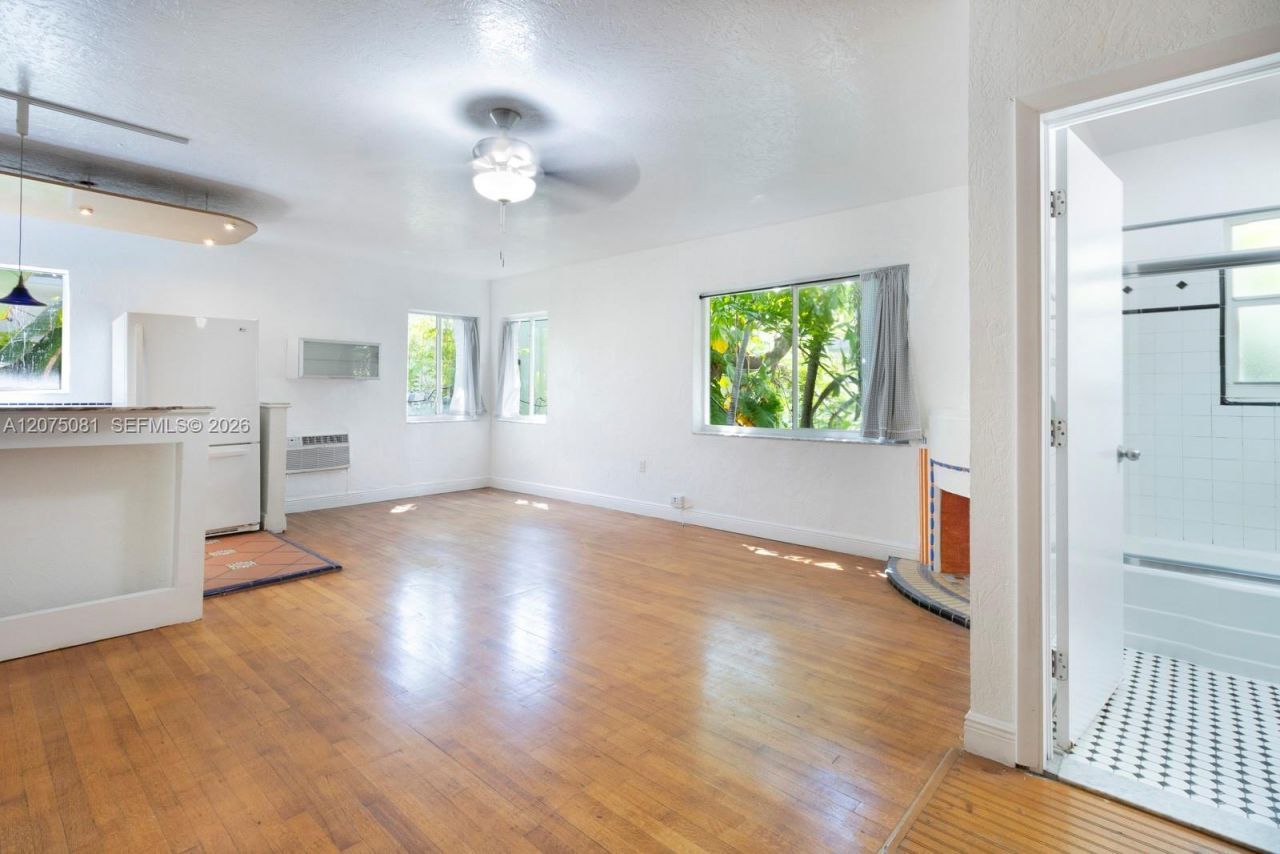 1525 Meridian Ave , Unit 209, Miami Beach, FL 33139 Photo