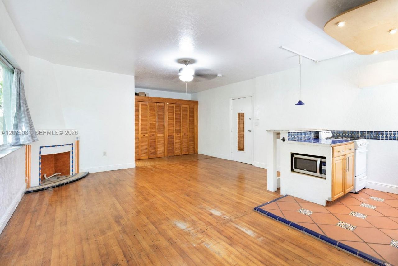 1525 Meridian Ave , Unit 209, Miami Beach, FL 33139 Photo