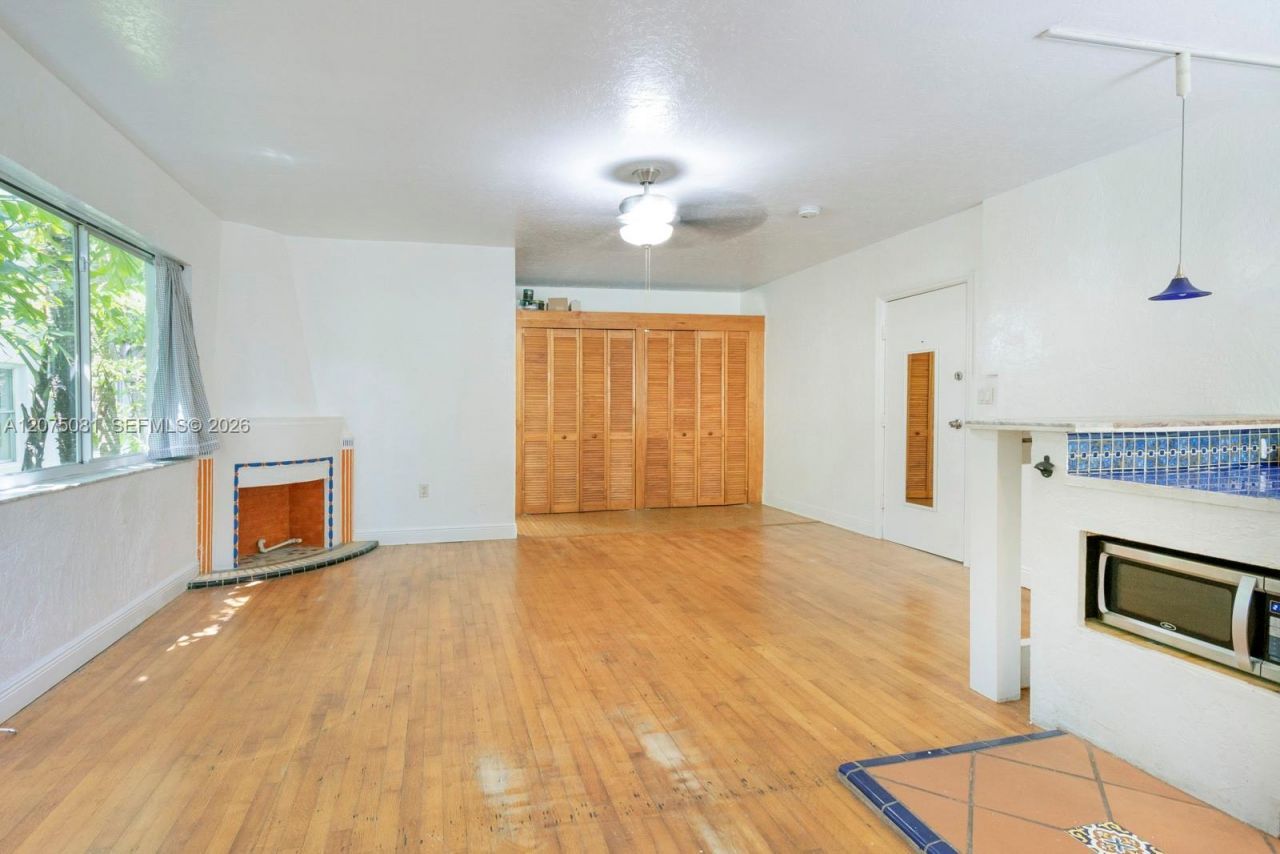 1525 Meridian Ave , Unit 209, Miami Beach, FL 33139 Photo