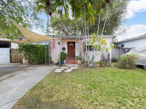 2710 SW 28th Ct , Miami, FL 33133