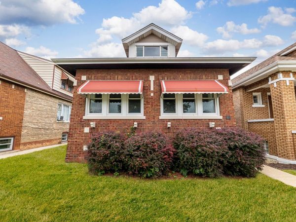 5733 S Whipple Street , Chicago, IL 60629