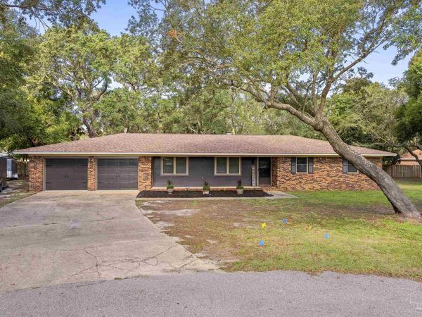1539 Bay Woods Rd, Gulf Breeze, FL 32563