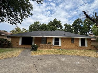 2121 Oak Valley Lane, Dallas, TX 75232