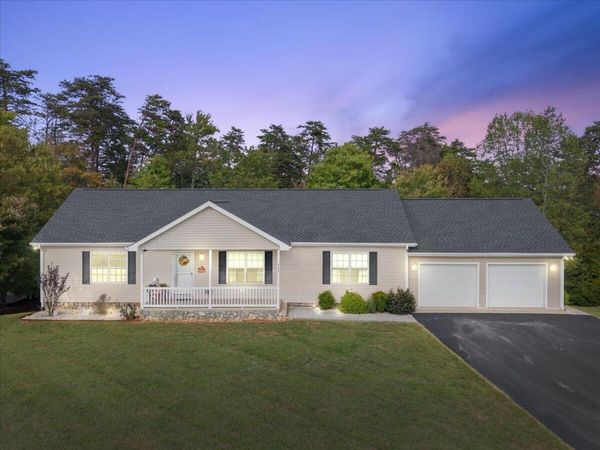 263 Sunny Field RD, Wirtz, VA 24184
