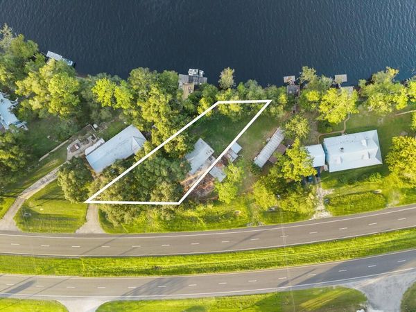 27855 SE Hwy 19, Old Town, FL 32680