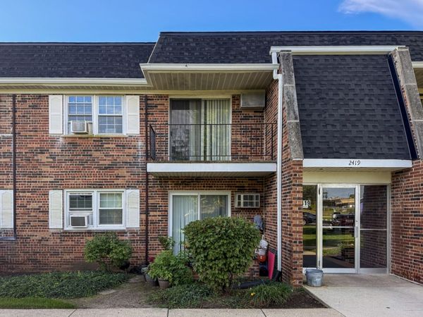 2419 Ogden Avenue , Unit 8, Downers Grove, IL 60515