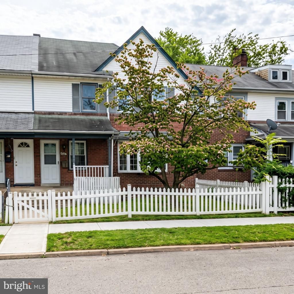 1926 TRENTON AVENUE, BRISTOL, PA 19007
