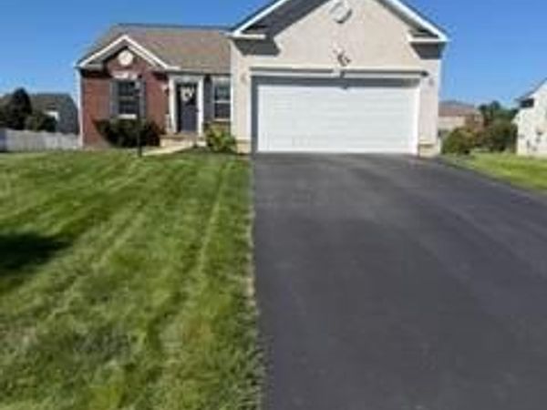 181 Spring Flower Way , Etna, OH 43062