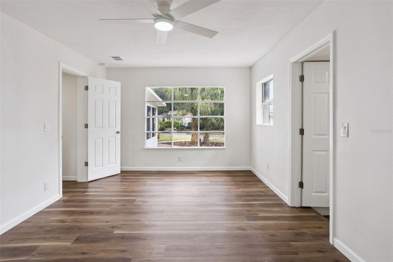 4050 Iris Street N, Saint Petersburg, FL 33703 Photo