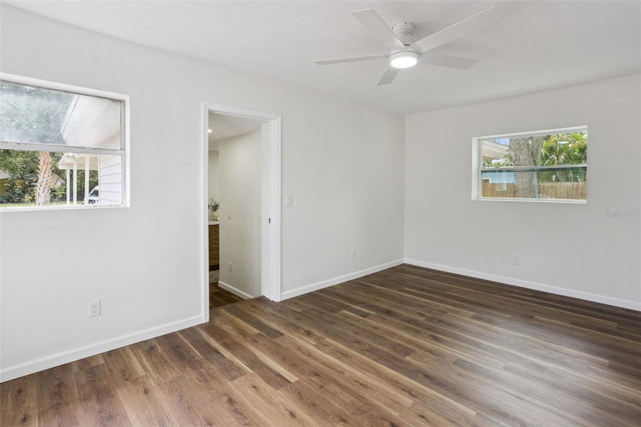 4050 Iris Street N, Saint Petersburg, FL 33703 Photo