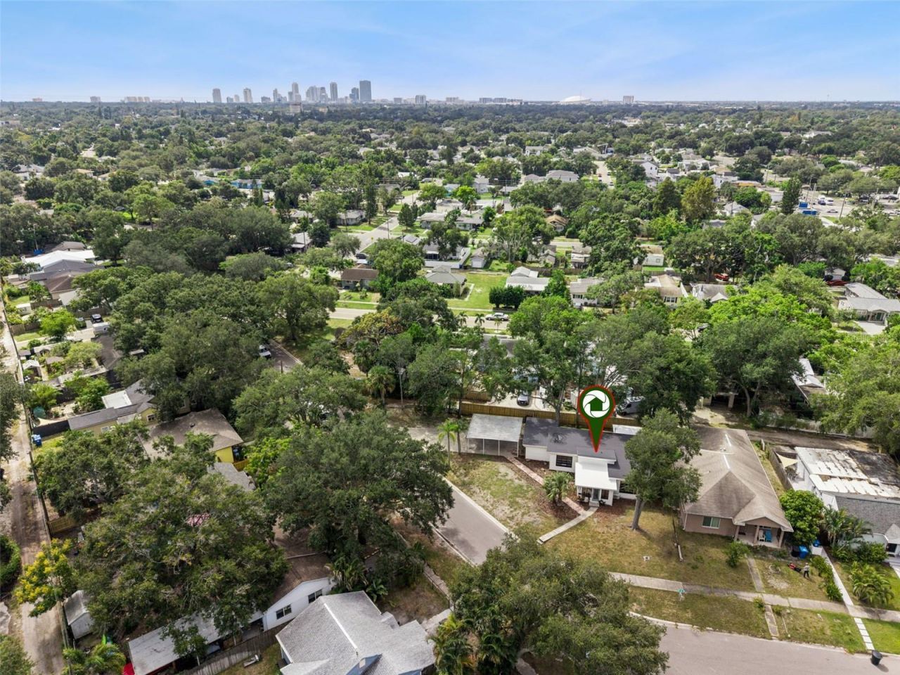 4050 Iris Street N, Saint Petersburg, FL 33703 Photo