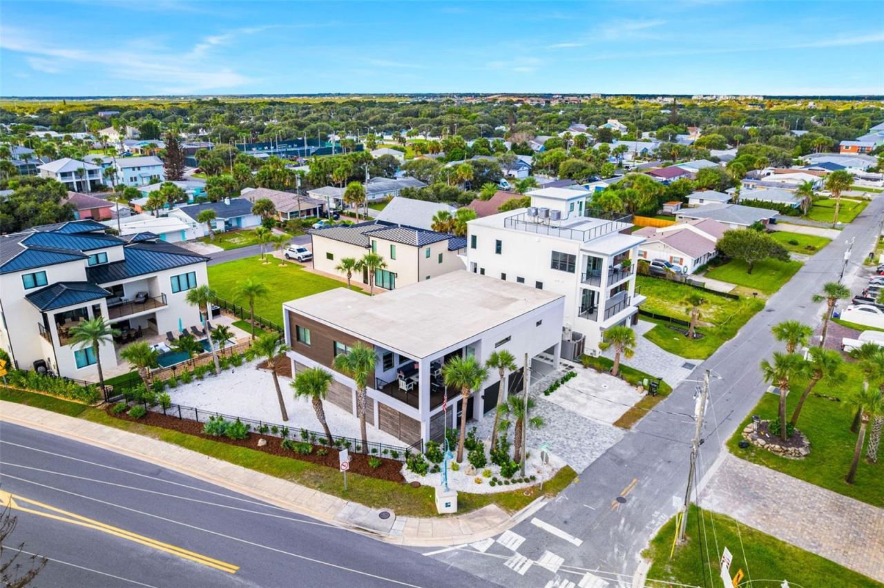 429 Columbus Avenue, New Smyrna Beach, FL 32169 Photo