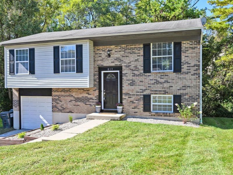 813 Allenwood Court, Delhi Township, OH 45238 Photo 2