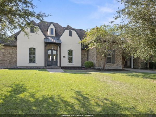 6447 Coushatta Dr, Gonzales, LA 70737