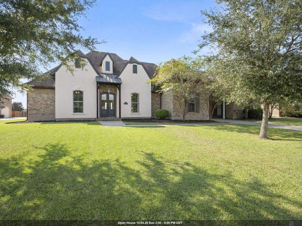 6447 Coushatta Dr, Gonzales, LA 70737