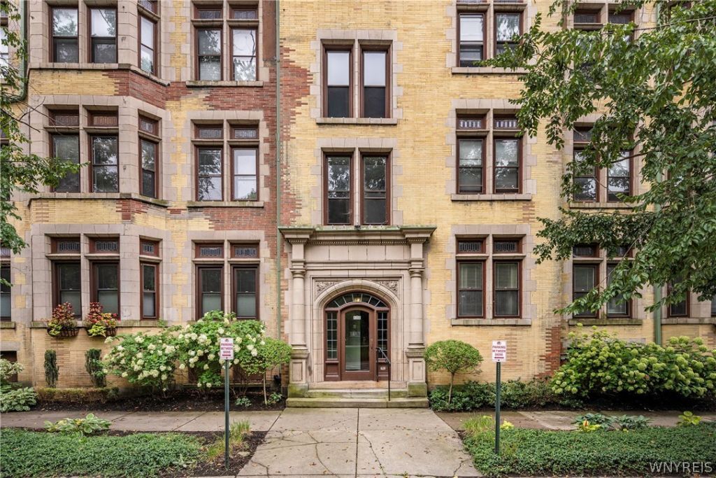 186 Chapin Parkway, Unit 1, Buffalo, NY 14209 Main Photo
