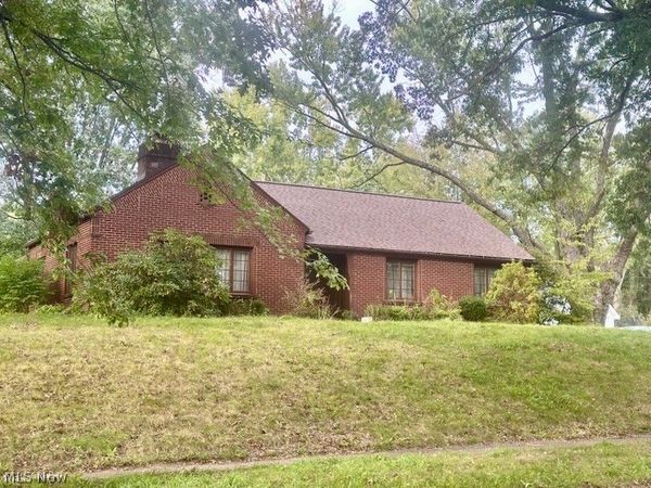 1006 Bennington Avenue NE, Massillon, OH 44646