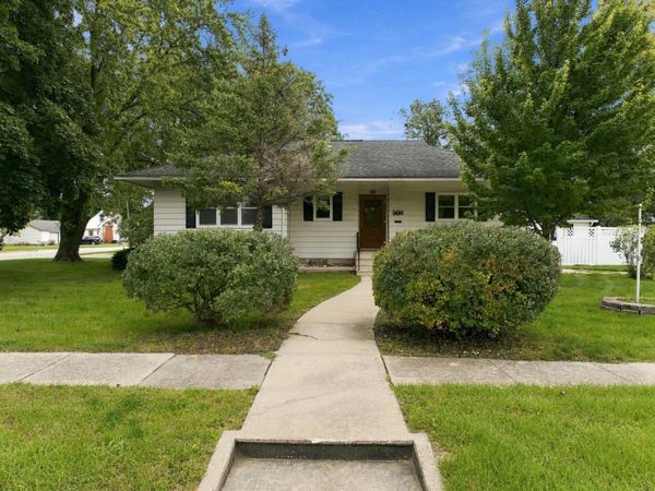 102 S Walnut Street, Sumner, IA 50674