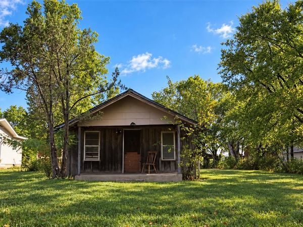 514 E 5th Street, Stroud, OK 74079