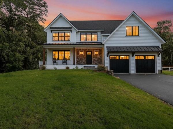 158 Lake St, Wilmington, MA 01887
