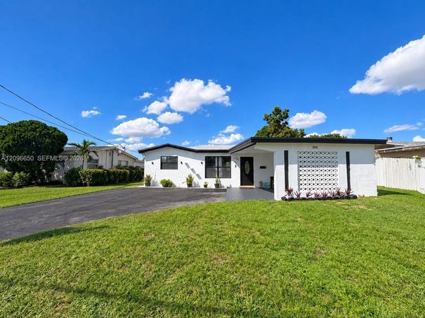 3591 NW 37th St , Lauderdale Lakes, FL 33309