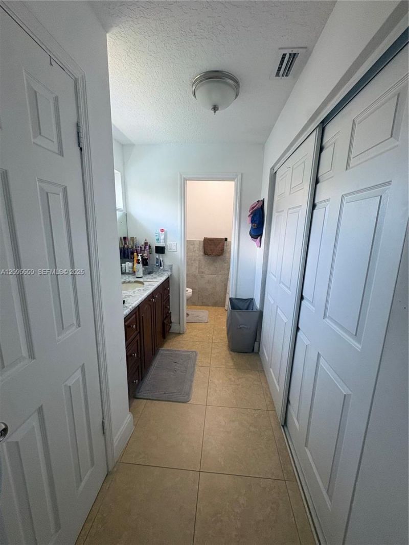 3591 NW 37th St, Lauderdale Lakes, FL 33309 Photo