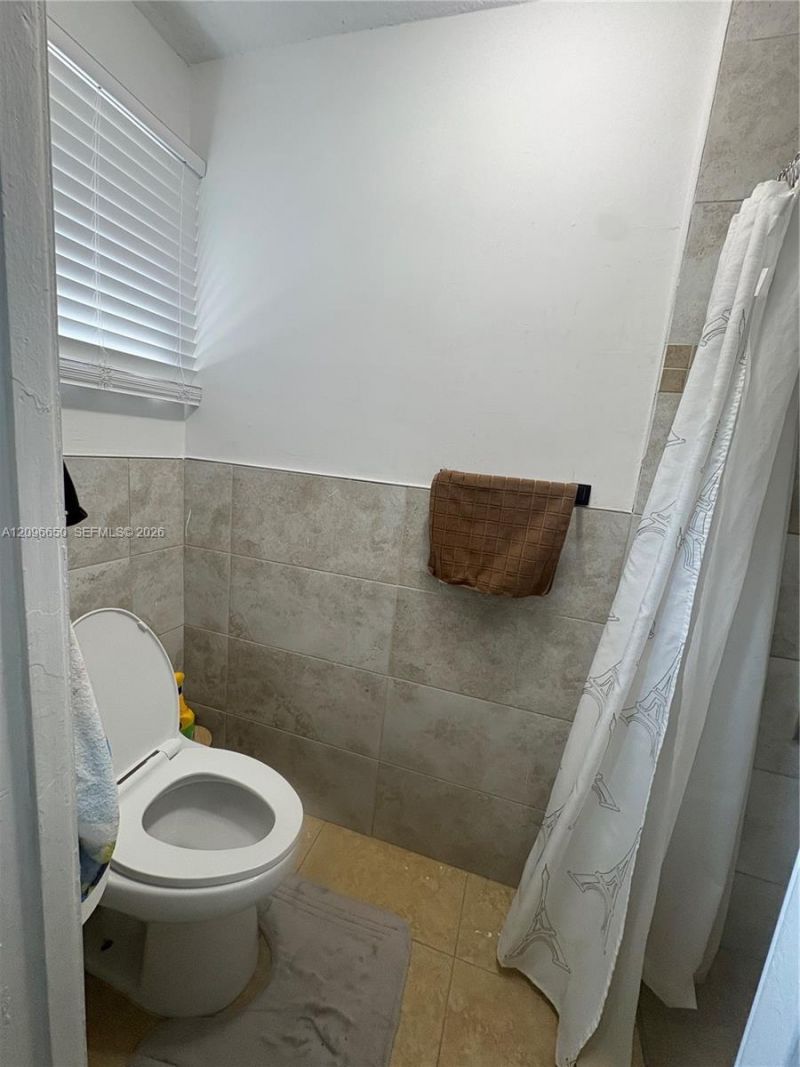 3591 NW 37th St, Lauderdale Lakes, FL 33309 Photo