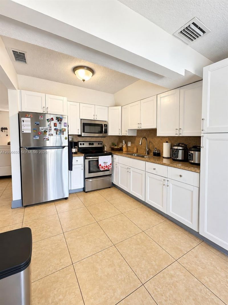 3591 NW 37th St, Lauderdale Lakes, FL 33309 Photo