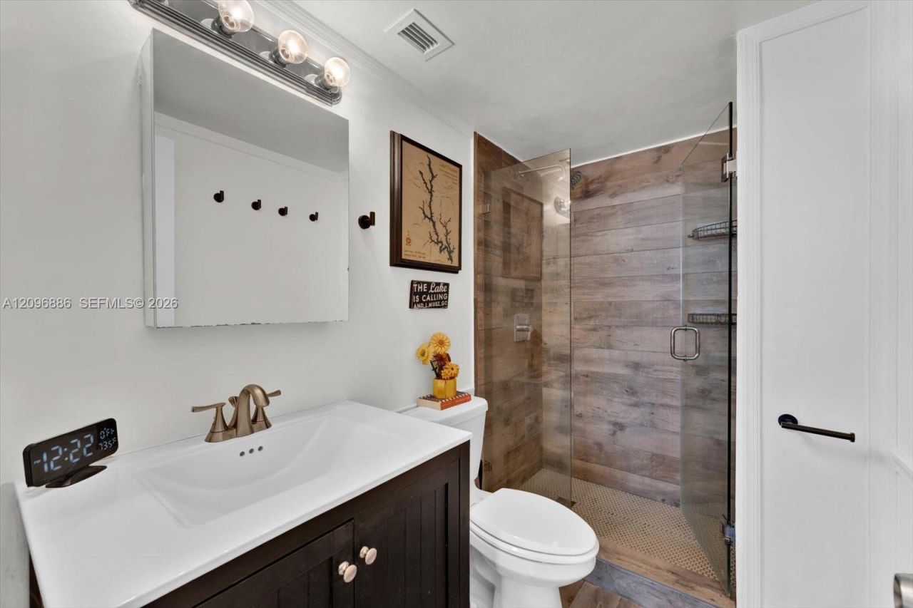 7441 Wayne Ave , Unit 14B, Miami Beach, FL 33141 Photo
