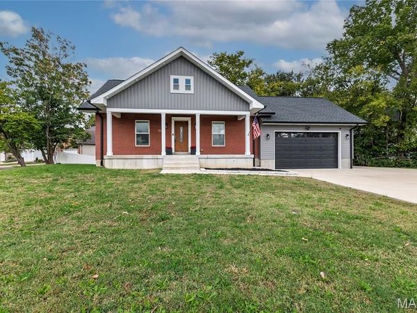 4593 Old Baumgartner Road, Oakville, MO 63129