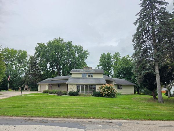 240 1st Street SW, Elgin, MN 55932