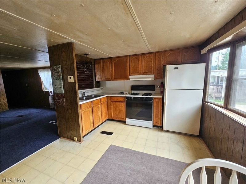 9329 Infirmary Road, Unit C35, Mantua, OH 44255 Photo 4