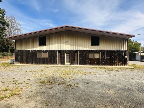 401 Hancock Rd , Crossett, AR 71635