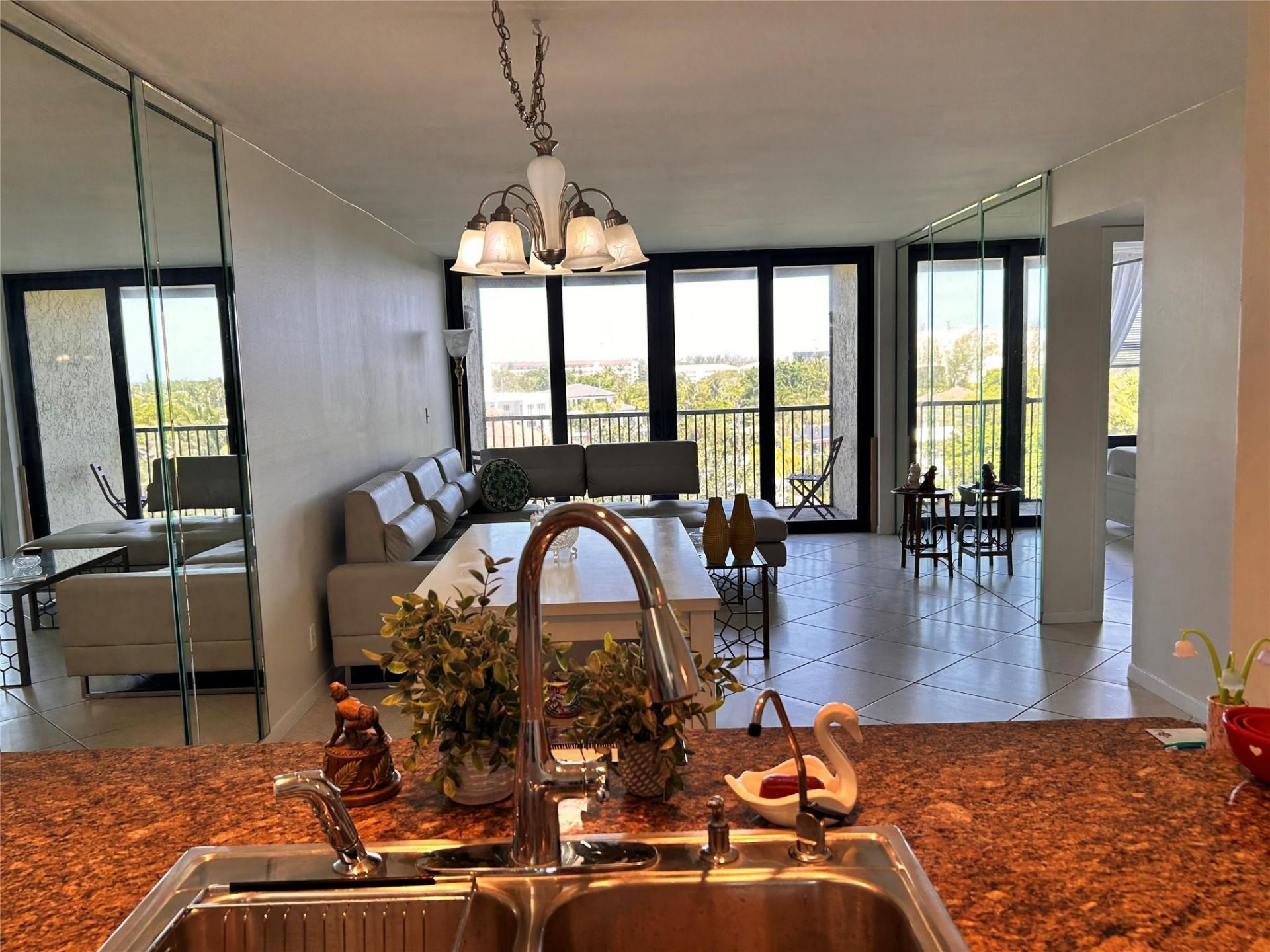 14 Royal Palm Way, Unit 605, Boca Raton, FL 33432 Photo