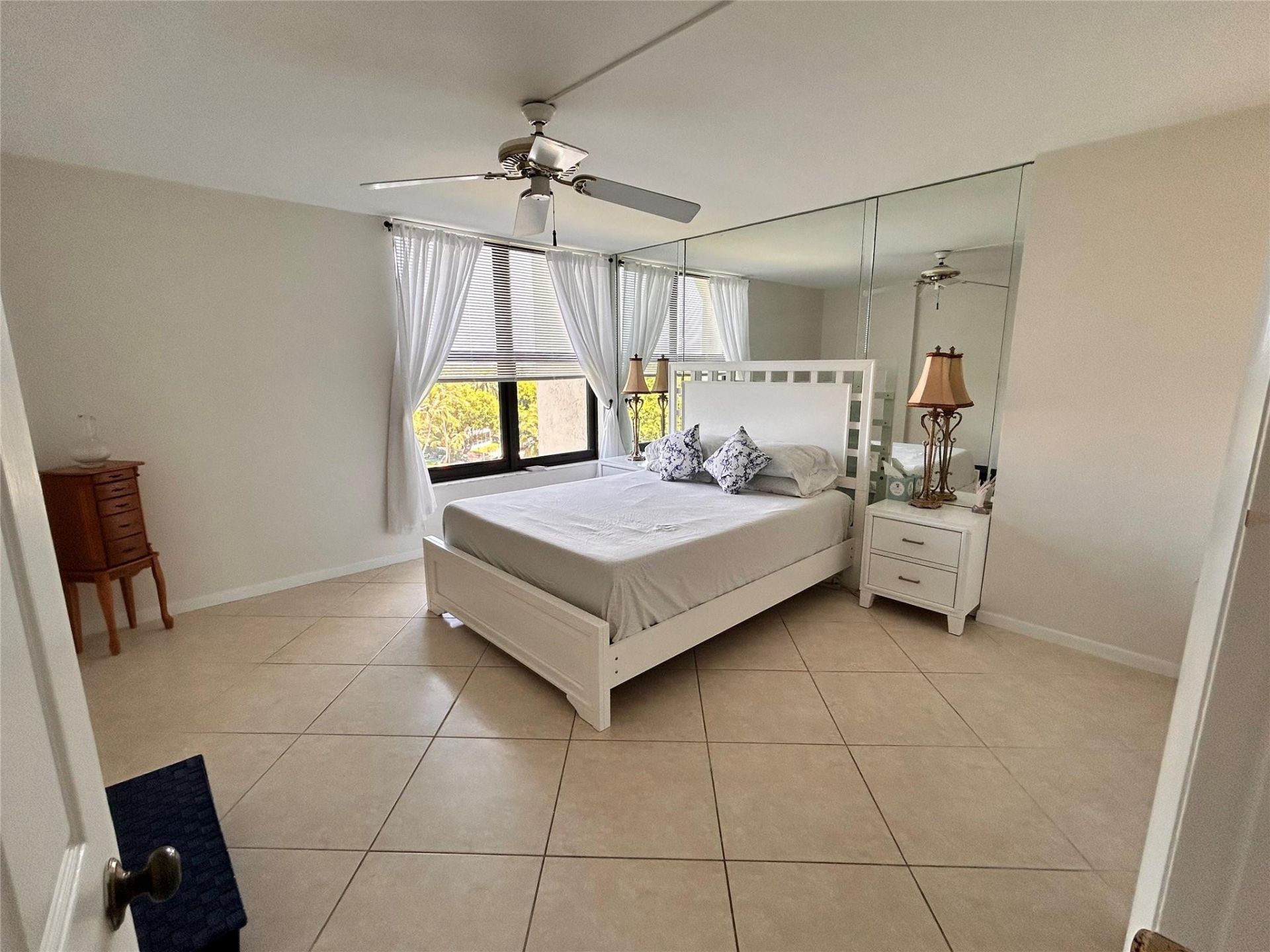 14 Royal Palm Way, Unit 605, Boca Raton, FL 33432 Photo