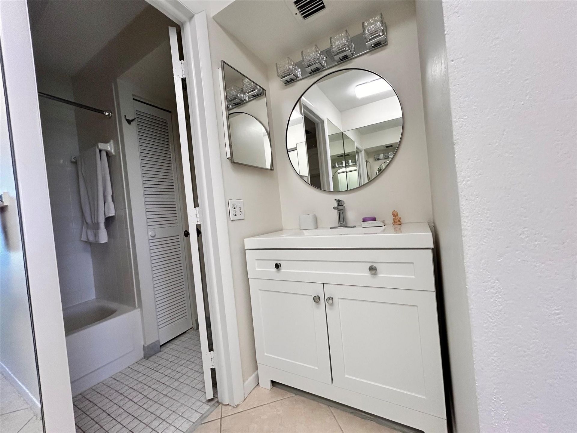 14 Royal Palm Way, Unit 605, Boca Raton, FL 33432 Photo